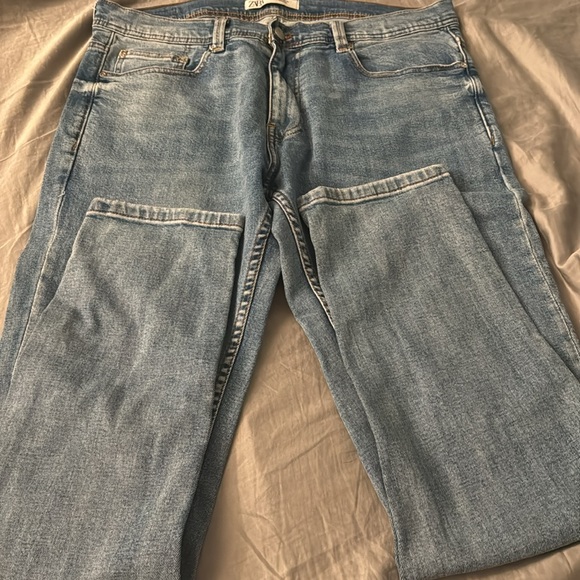 Only worn once Zara mens jeans in size 34 - Picture 2 of 6